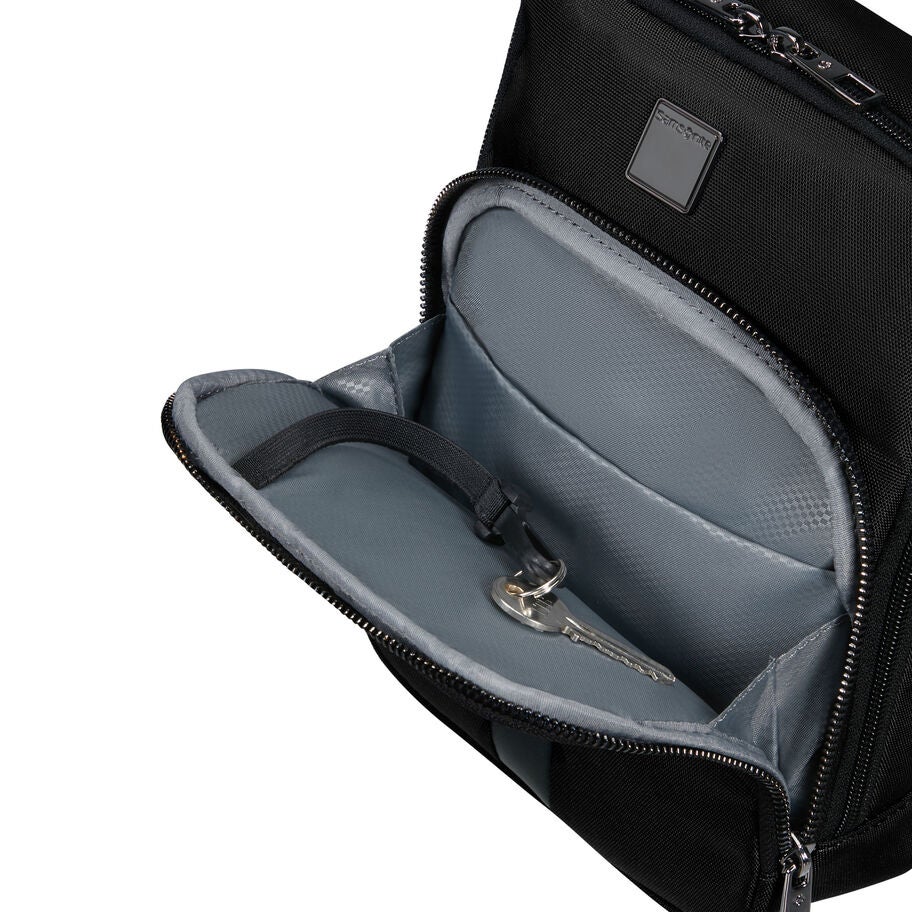 Samsonite SackSquare Crossbody Medium in the color Black. image number 5